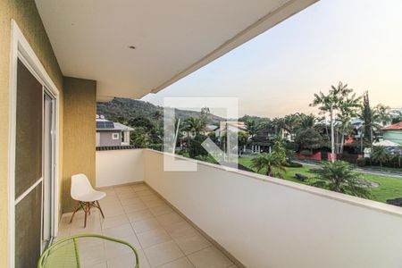 Casa de condomínio à venda com 360m², 3 quartos e 3 vagasSuíte 1 (Master) - Varanda