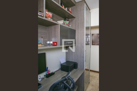 Apartamento à venda com 126m², 3 quartos e 2 vagas Apartamento à venda com 126m², 3 quartos e 2 vagasEscrtório