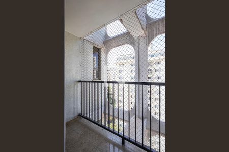 Apartamento para alugar com 315m², 4 quartos e 3 vagas Apartamento para alugar com 315m², 4 quartos e 3 vagasSuíte 2 - Varanda