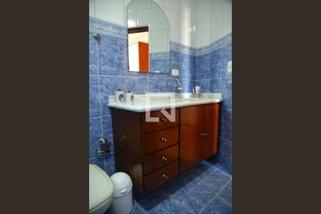 Casa à venda com 200m², 3 quartos e 4 vagasBanheiro do Quarto 1