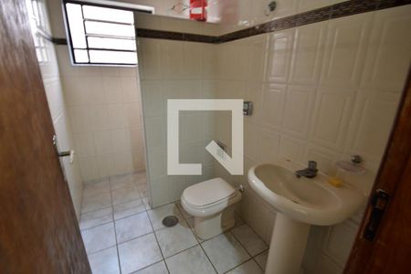Casa à venda com 325m², 6 quartos e 3 vagasBanheiro 2