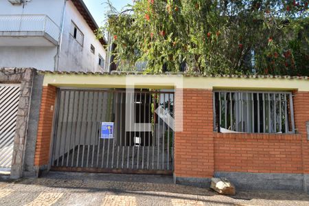 Casa à venda com 325m², 6 quartos e 3 vagasFachada