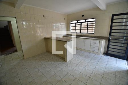Casa à venda com 325m², 6 quartos e 3 vagasCozinha