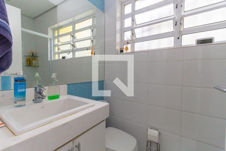 Casa à venda com 206m², 3 quartos e 2 vagas Casa à venda com 206m², 3 quartos e 2 vagasBanheiro