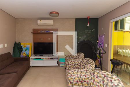 Casa à venda com 206m², 3 quartos e 2 vagas Casa à venda com 206m², 3 quartos e 2 vagasEscritório