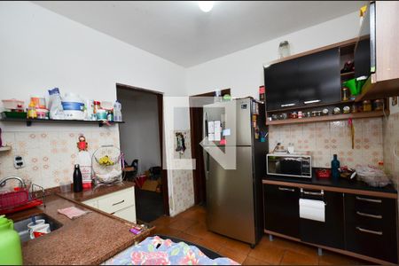 Casa à venda com 104m², 4 quartos e 2 vagas Casa à venda com 104m², 4 quartos e 2 vagasCozinha