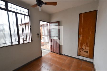 Casa à venda com 104m², 4 quartos e 2 vagas Casa à venda com 104m², 4 quartos e 2 vagasQuarto Área serviço