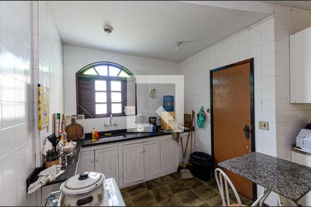 Casa de condomínio para alugar com 400m², 4 quartos e 2 vagasCozinha