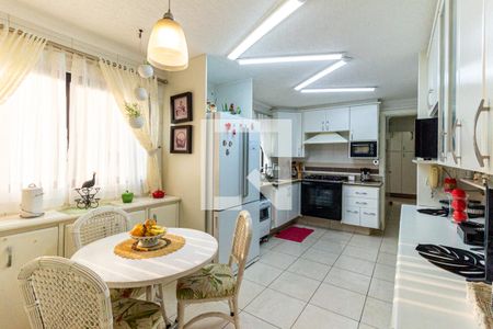 Apartamento à venda com 280m², 3 quartos e 3 vagasCozinha