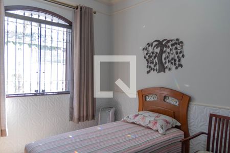 Casa à venda com 375m², 3 quartos e 4 vagas Casa à venda com 375m², 3 quartos e 4 vagasQuarto 1