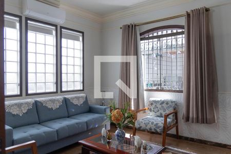 Casa à venda com 375m², 3 quartos e 4 vagas Casa à venda com 375m², 3 quartos e 4 vagasQuarto 2