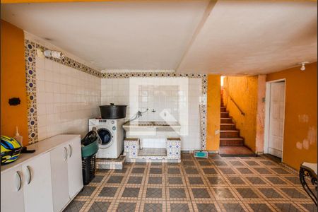 Casa à venda com 250m², 3 quartos e 2 vagas Casa à venda com 250m², 3 quartos e 2 vagasÁrea de Serviço