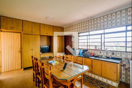 Casa à venda com 250m², 3 quartos e 2 vagas Casa à venda com 250m², 3 quartos e 2 vagasCozinha