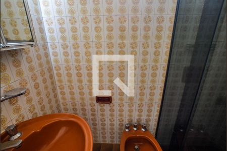 Casa à venda com 250m², 3 quartos e 2 vagas Casa à venda com 250m², 3 quartos e 2 vagasBanheiro Social