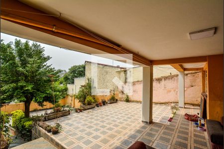 Casa à venda com 250m², 3 quartos e 2 vagas Casa à venda com 250m², 3 quartos e 2 vagasQuintal