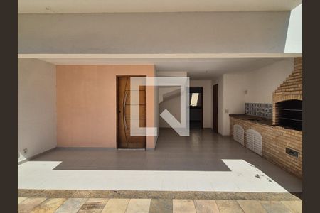 Casa de condomínio para alugar com 220m², 4 quartos e 4 vagas Casa de condomínio para alugar com 220m², 4 quartos e 4 vagasVaranda gourmet