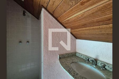 Casa de condomínio para alugar com 220m², 4 quartos e 4 vagas Casa de condomínio para alugar com 220m², 4 quartos e 4 vagasBanheiro