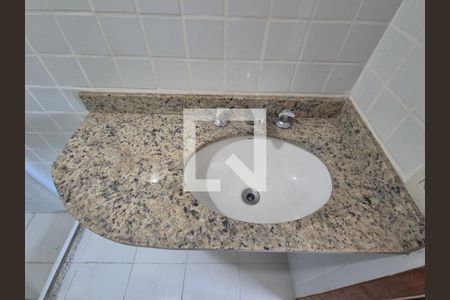 Casa de condomínio para alugar com 220m², 4 quartos e 4 vagas Casa de condomínio para alugar com 220m², 4 quartos e 4 vagasBanheiro da Suíte 3
