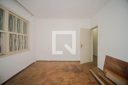 Casa à venda com 411m², 5 quartos e 4 vagas Casa à venda com 411m², 5 quartos e 4 vagasQuarto 3