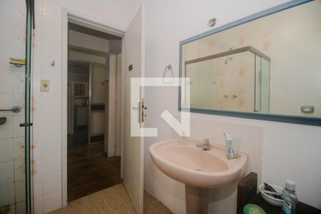 Casa à venda com 411m², 5 quartos e 4 vagas Casa à venda com 411m², 5 quartos e 4 vagasBanheiro 2