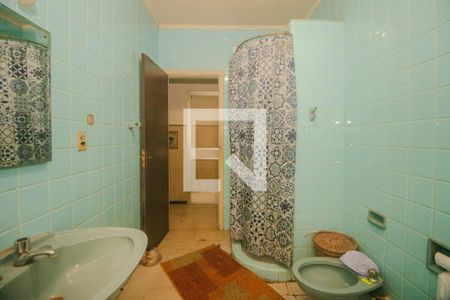 Casa à venda com 411m², 5 quartos e 4 vagas Casa à venda com 411m², 5 quartos e 4 vagasBanheiro 3