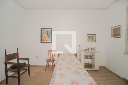 Casa à venda com 411m², 5 quartos e 4 vagas Casa à venda com 411m², 5 quartos e 4 vagasQuarto 4