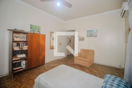 Casa à venda com 411m², 5 quartos e 4 vagas Casa à venda com 411m², 5 quartos e 4 vagasQuarto 1