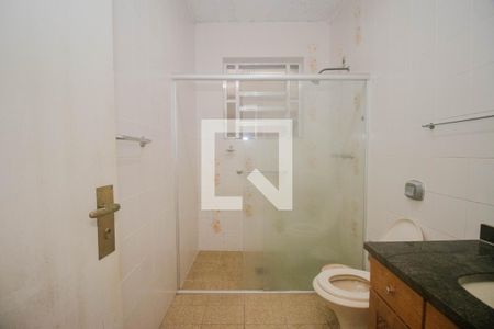 Casa à venda com 411m², 5 quartos e 4 vagas Casa à venda com 411m², 5 quartos e 4 vagasBanheiro