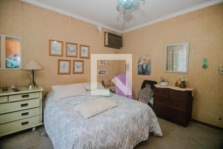 Casa à venda com 411m², 5 quartos e 4 vagas Casa à venda com 411m², 5 quartos e 4 vagasQuarto 6