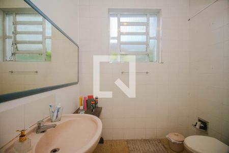 Casa à venda com 411m², 5 quartos e 4 vagas Casa à venda com 411m², 5 quartos e 4 vagasBanheiro 2