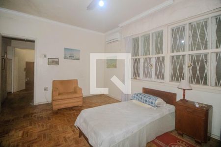 Casa à venda com 411m², 5 quartos e 4 vagas Casa à venda com 411m², 5 quartos e 4 vagasQuarto 1