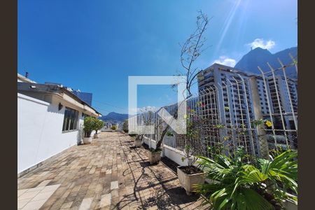Apartamento à venda com 155m², 4 quartos e 1 vaga Apartamento à venda com 155m², 4 quartos e 1 vagaÁrea comum