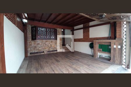 Casa à venda com 171m², 3 quartos e 2 vagas Casa à venda com 171m², 3 quartos e 2 vagasGaragem