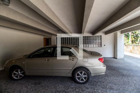 Casa de condomínio à venda com 651m², 4 quartos e 6 vagas Casa de condomínio à venda com 651m², 4 quartos e 6 vagasGaragem