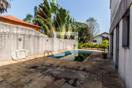 Casa de condomínio à venda com 651m², 4 quartos e 6 vagas Casa de condomínio à venda com 651m², 4 quartos e 6 vagasPiscina