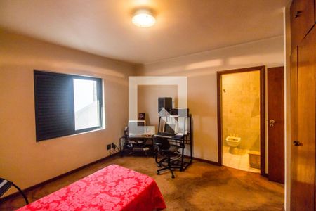 Casa de condomínio à venda com 651m², 4 quartos e 6 vagas Casa de condomínio à venda com 651m², 4 quartos e 6 vagasSuíte 3