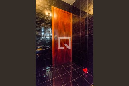 Casa de condomínio à venda com 651m², 4 quartos e 6 vagas Casa de condomínio à venda com 651m², 4 quartos e 6 vagasLavabo