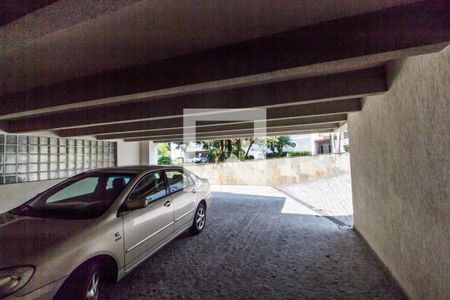Casa de condomínio à venda com 651m², 4 quartos e 6 vagas Casa de condomínio à venda com 651m², 4 quartos e 6 vagasGaragem
