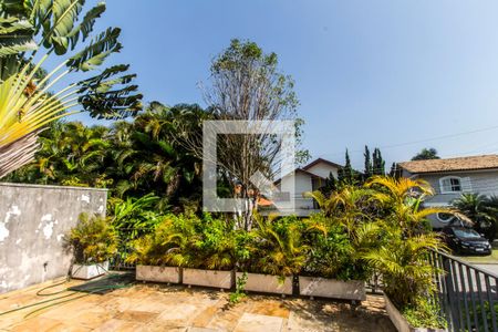 Casa de condomínio à venda com 651m², 4 quartos e 6 vagas Casa de condomínio à venda com 651m², 4 quartos e 6 vagasVista