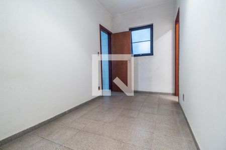 Casa de condomínio à venda com 651m², 4 quartos e 6 vagas Casa de condomínio à venda com 651m², 4 quartos e 6 vagasQuarto de Serviço