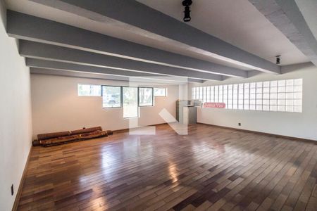 Casa de condomínio à venda com 651m², 4 quartos e 6 vagas Casa de condomínio à venda com 651m², 4 quartos e 6 vagasÁrea comum - Salão de festas