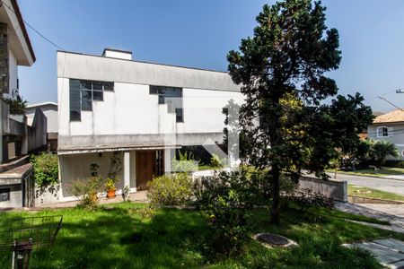 Casa de condomínio à venda com 651m², 4 quartos e 6 vagas Casa de condomínio à venda com 651m², 4 quartos e 6 vagasVista da Rua