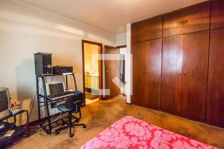 Casa de condomínio à venda com 651m², 4 quartos e 6 vagas Casa de condomínio à venda com 651m², 4 quartos e 6 vagasSuíte 3