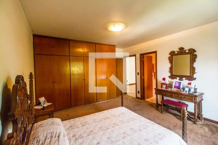 Casa de condomínio à venda com 651m², 4 quartos e 6 vagas Casa de condomínio à venda com 651m², 4 quartos e 6 vagasQuarto 3