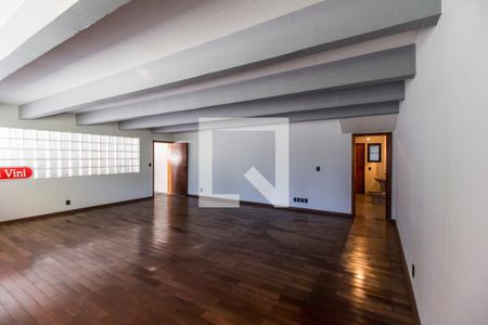 Casa de condomínio à venda com 651m², 4 quartos e 6 vagas Casa de condomínio à venda com 651m², 4 quartos e 6 vagasÁrea comum - Salão de festas