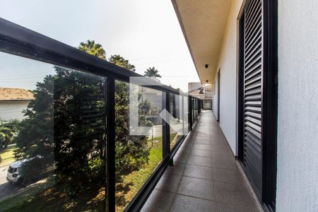 Casa de condomínio à venda com 651m², 4 quartos e 6 vagas Casa de condomínio à venda com 651m², 4 quartos e 6 vagasVaranda