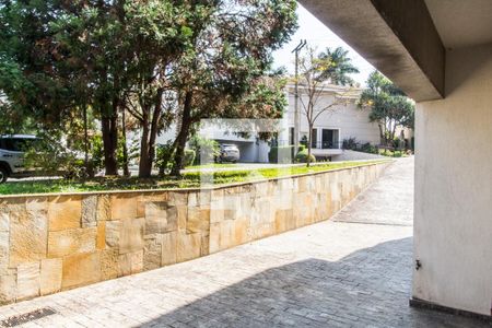 Casa de condomínio à venda com 651m², 4 quartos e 6 vagas Casa de condomínio à venda com 651m², 4 quartos e 6 vagasCorredor