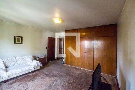 Casa de condomínio à venda com 651m², 4 quartos e 6 vagas Casa de condomínio à venda com 651m², 4 quartos e 6 vagasSuíte master