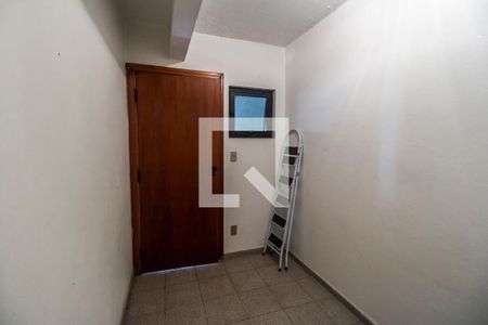 Casa de condomínio à venda com 651m², 4 quartos e 6 vagas Casa de condomínio à venda com 651m², 4 quartos e 6 vagasAdega