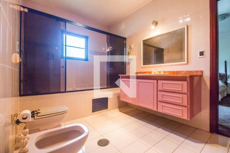 Casa de condomínio à venda com 651m², 4 quartos e 6 vagas Casa de condomínio à venda com 651m², 4 quartos e 6 vagasBanheiro